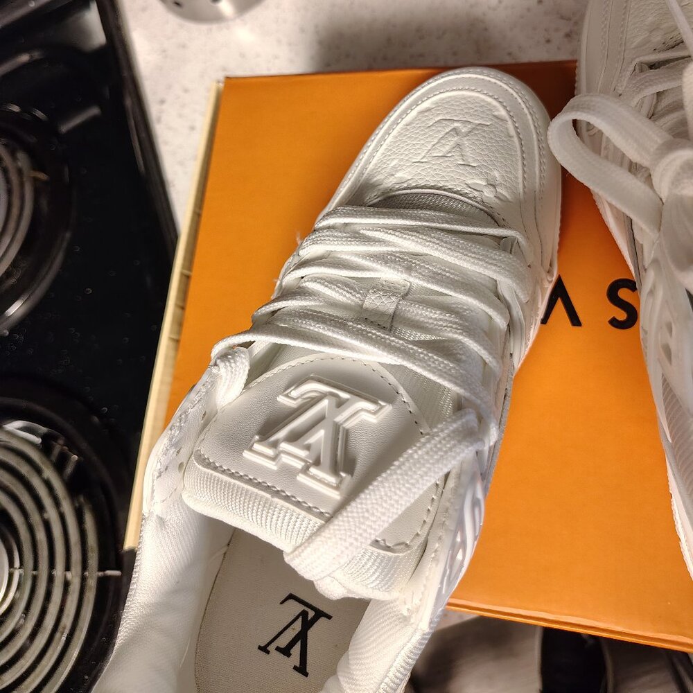Louis Vuitton LV Trainer Women's Size 8.5 Men's 7 Triple White Custom Sneakers - Picture 3 of 12